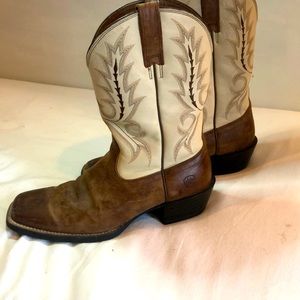 Men’s Area ARIAT boots